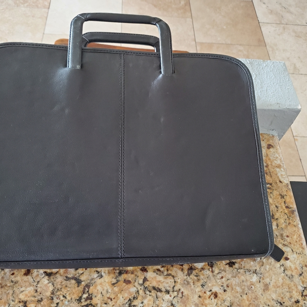 Brief Case. - Picture 2 of 7